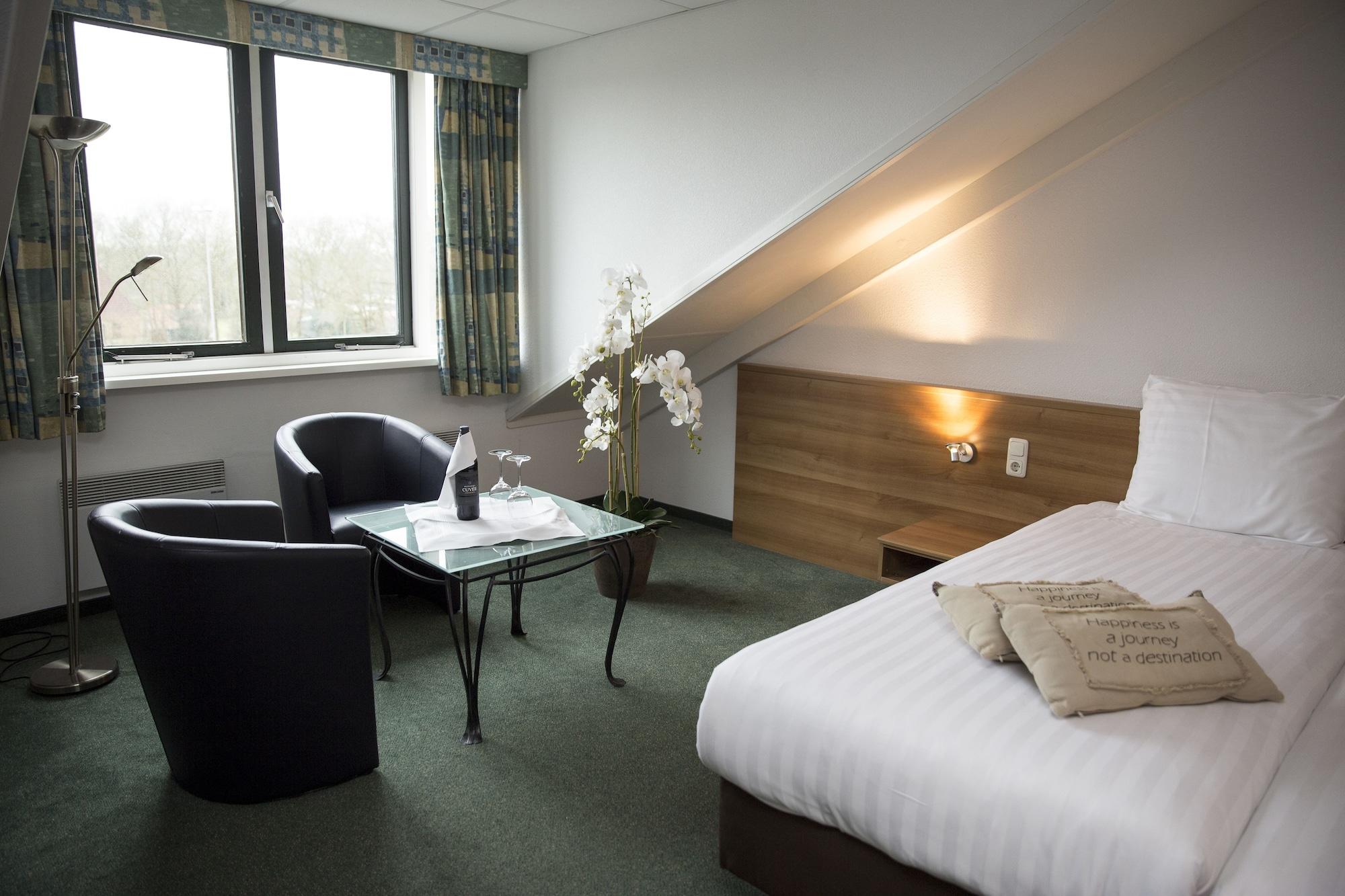 Fletcher Hotel Restaurant Heidehof Heerenveen Esterno foto