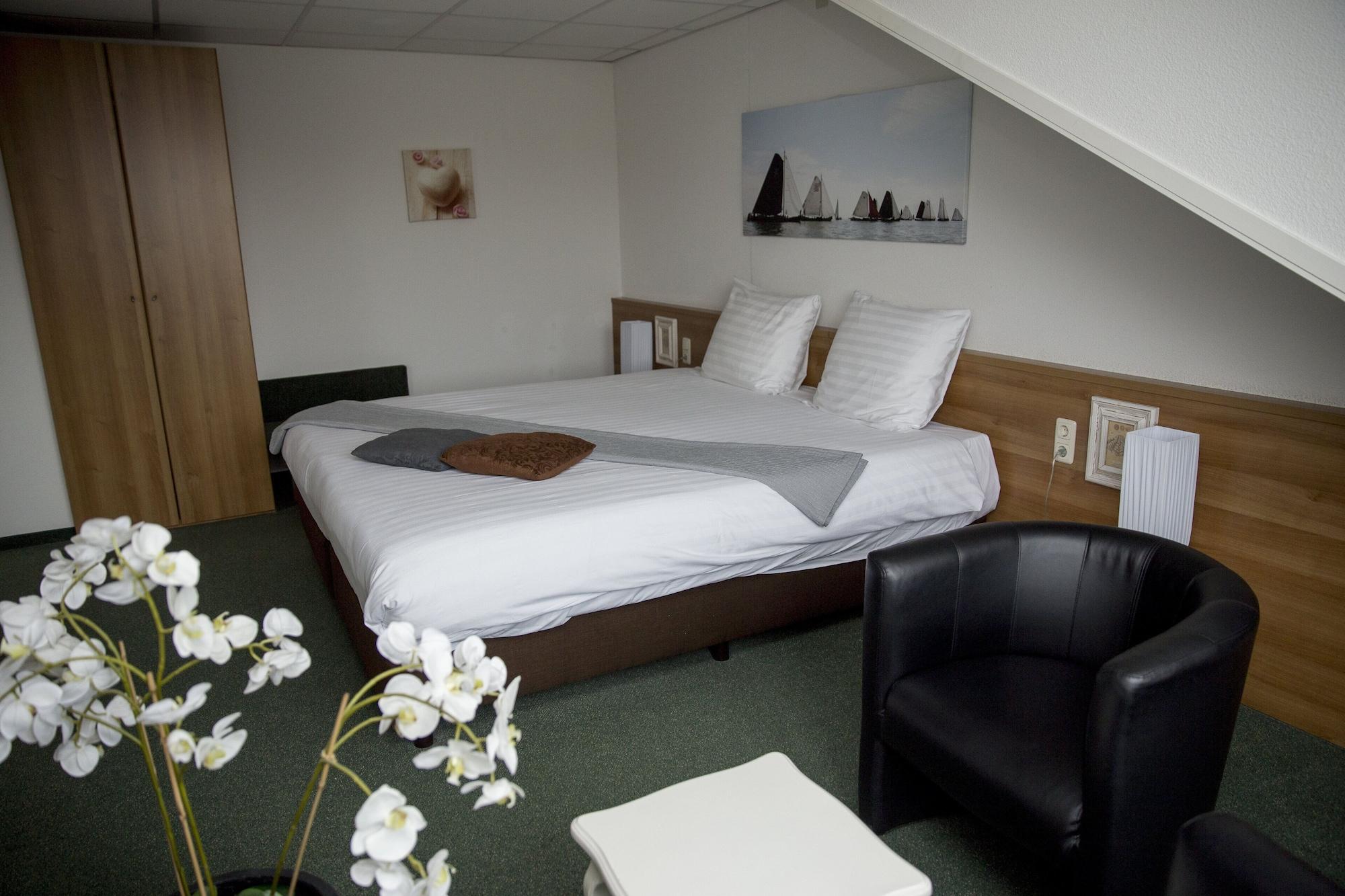 Fletcher Hotel Restaurant Heidehof Heerenveen Esterno foto
