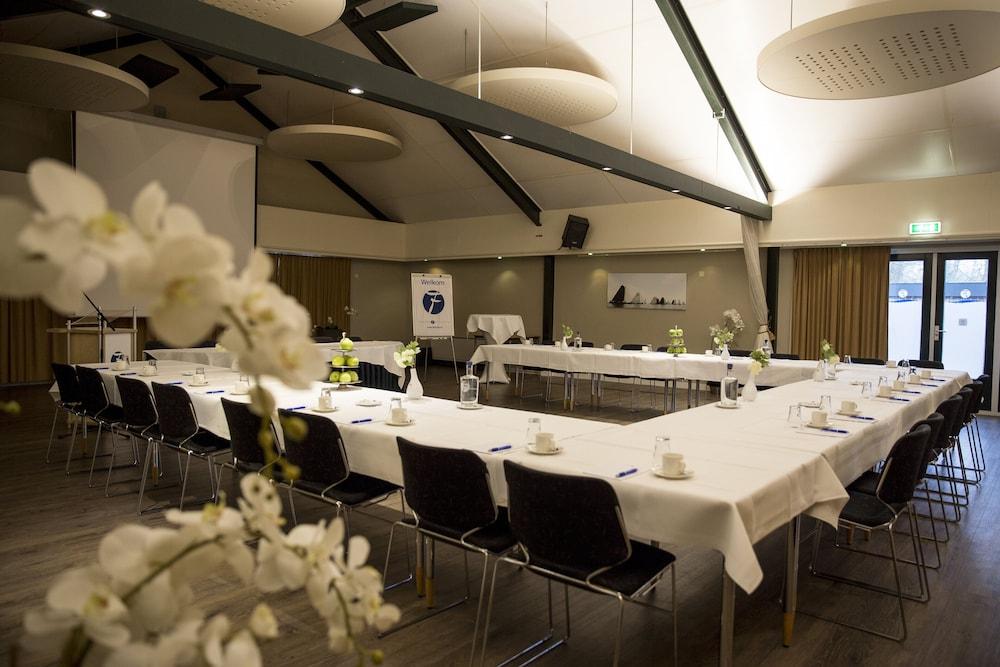 Fletcher Hotel Restaurant Heidehof Heerenveen Esterno foto